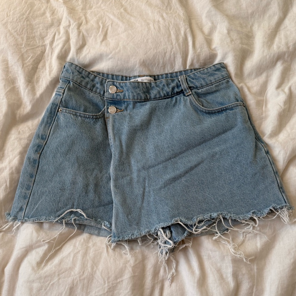 Zara Light Blue Frayed Hem Jean Shorts/Skort
